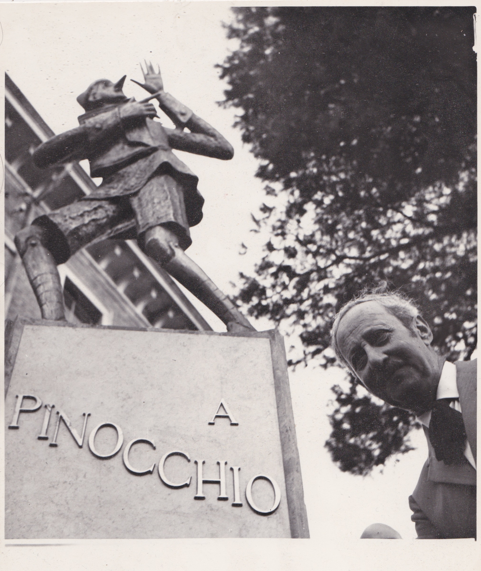 pinocchio di Ancona con scultore Morelli