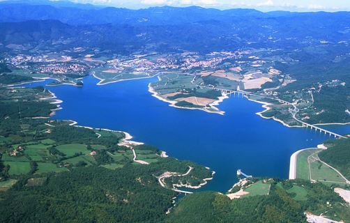 Il lago di Bilancino in una immagine dal sito della Pro Loco di Barberino