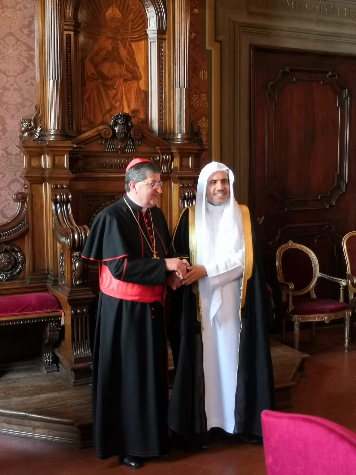 Il Card. Betori ha incontrato il segretario della Lega Musulmana Mondiale, Muhammad Bin Abdul Karim Al Issa (Fonte foto DiocesiFirenze) 