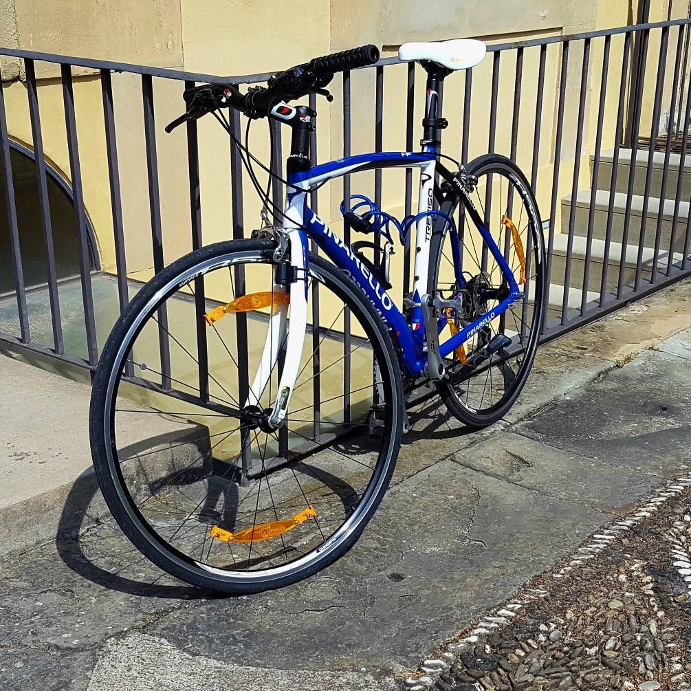 Ruba una biciletta alla stazione (foto Antonello Serino, Ufficio Stampa - Redazione di Met)