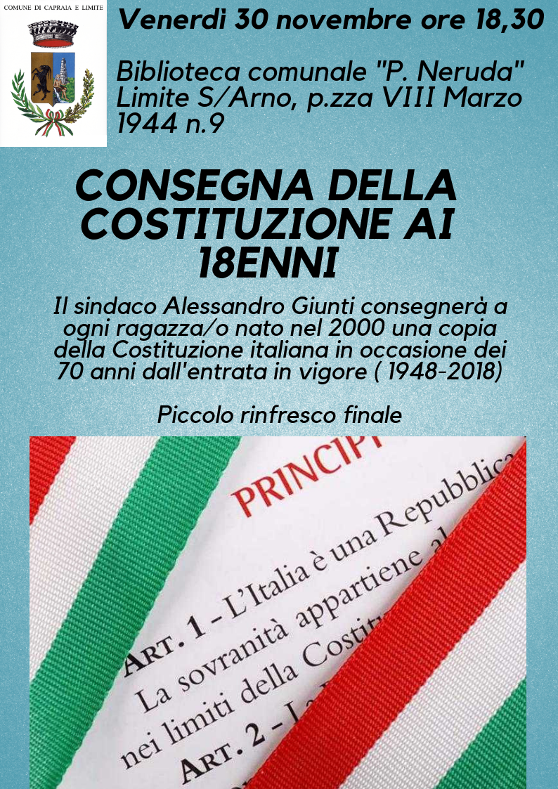 consegna una copia della Costituzione italiana ai diciottenni
