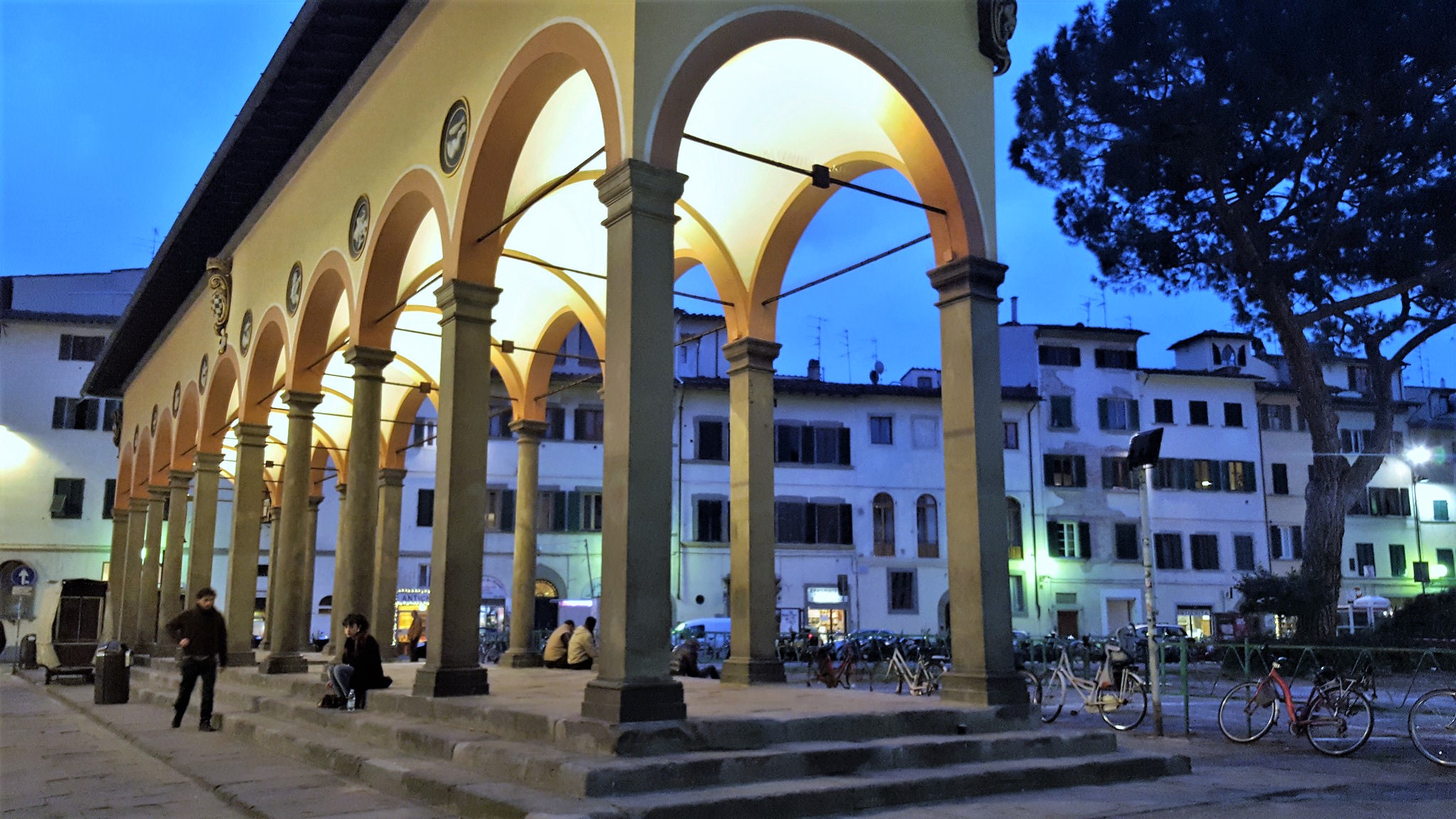 Piazza dei Ciompi (foto Antonello Serino Redazione Met)