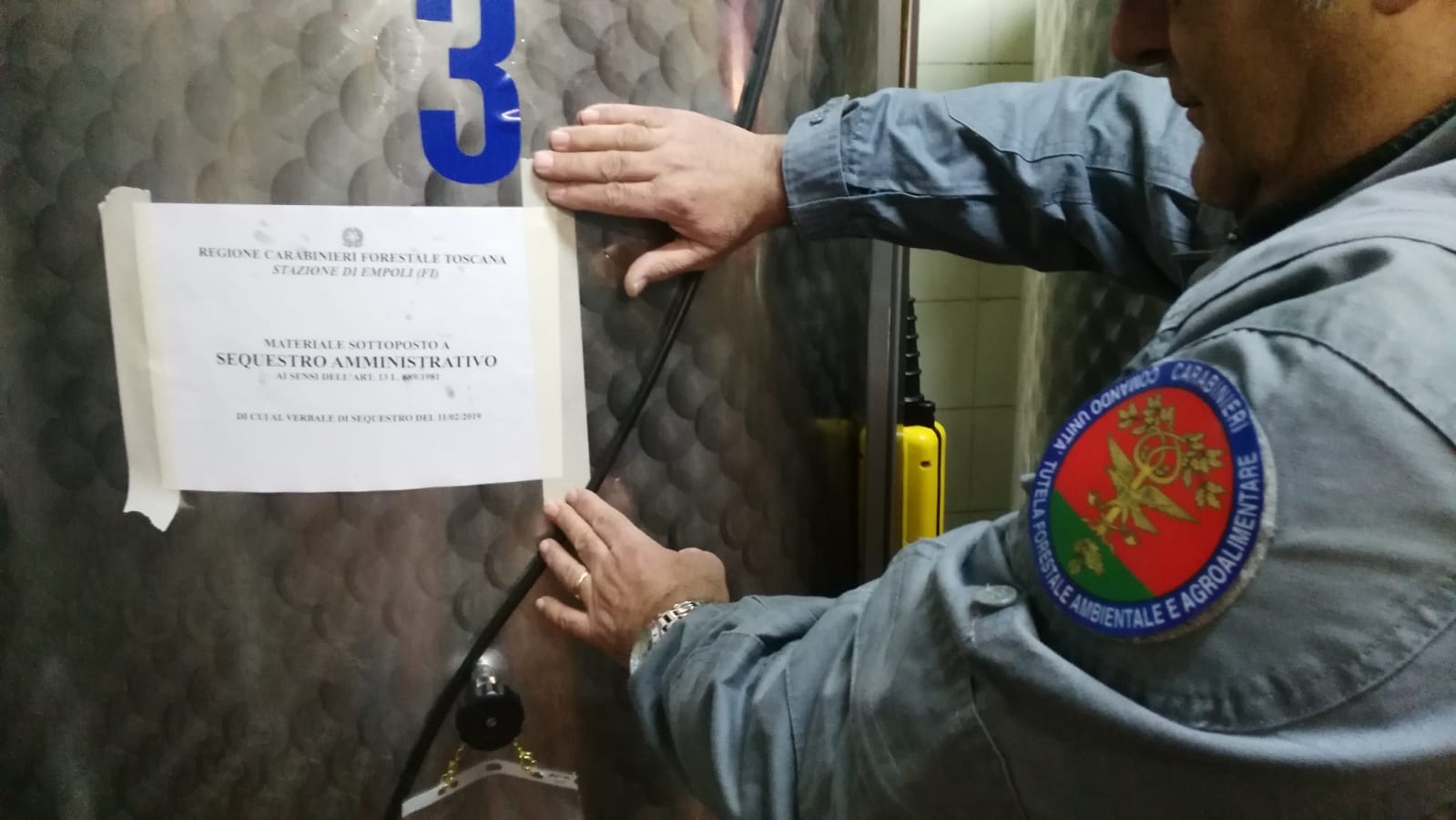 carabinieri forestali sequestrano 7.100 litri di olio