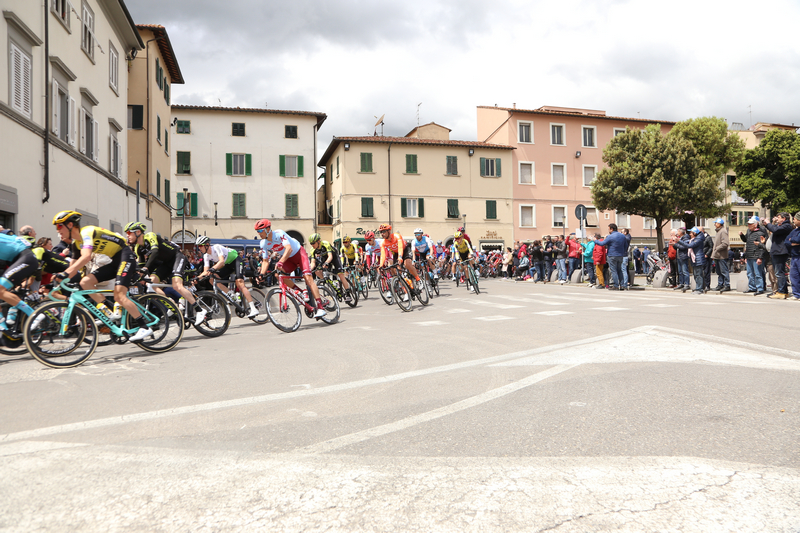 Giro d’Italia, grande partecipazione nel doppio passaggio a Empoli