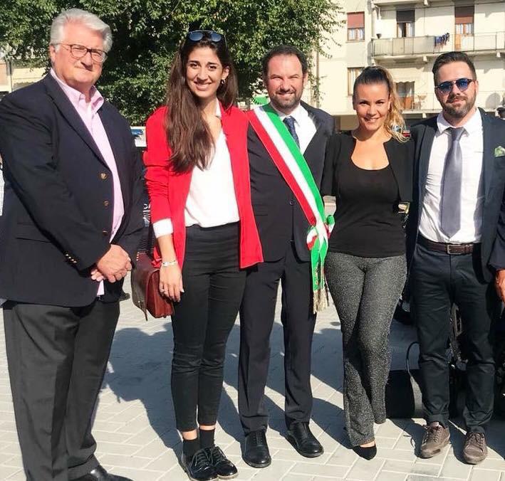 Il Sindaco Falorni con la nuova Giunta (foto da comunicato)