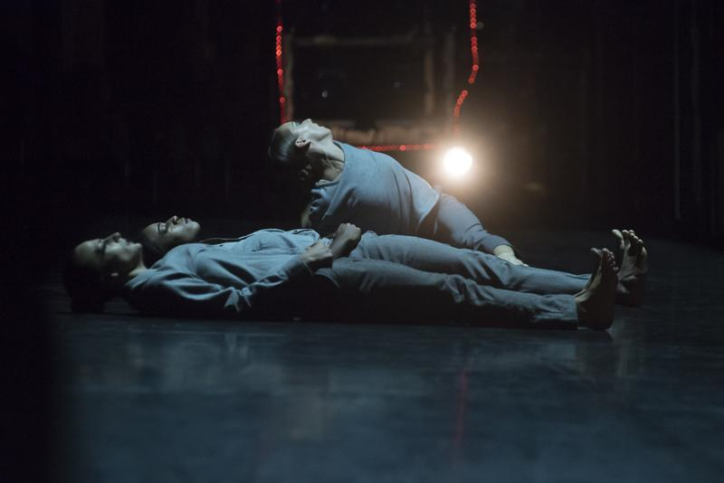 Martha Graham Dance Company Nicholas Paul's LamentationVariation (foto Benoite Fanton)