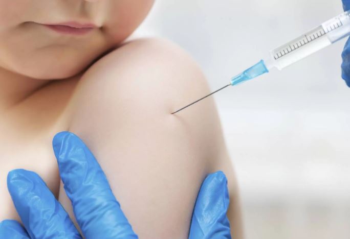 Vaccinazione in una immagine dal sito dell'Usl Toscana Centro