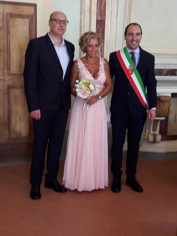 Nella foto Marco Tofanari ed Emy Di Giorno insieme al sindaco Calamai (foto da comunicato)