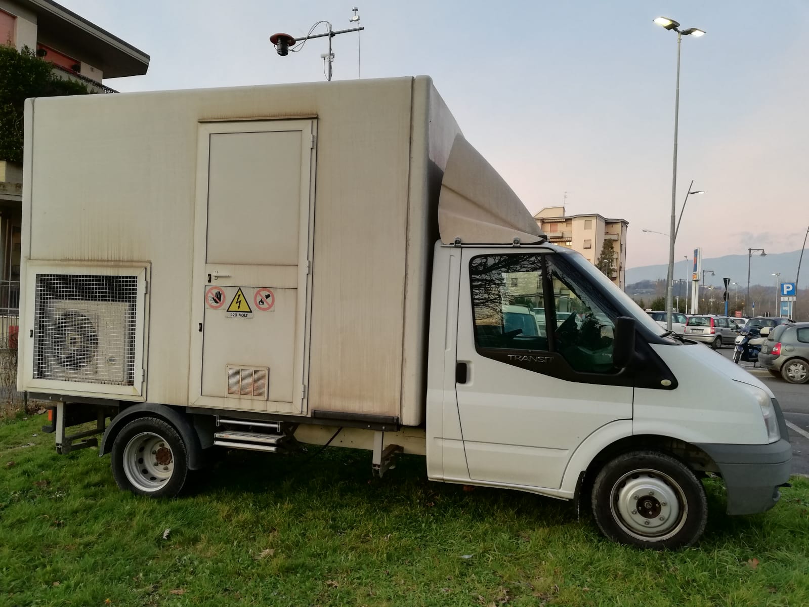 il nuovo furgone installato dall'Università di Firenze a Figline, per i campionamenti