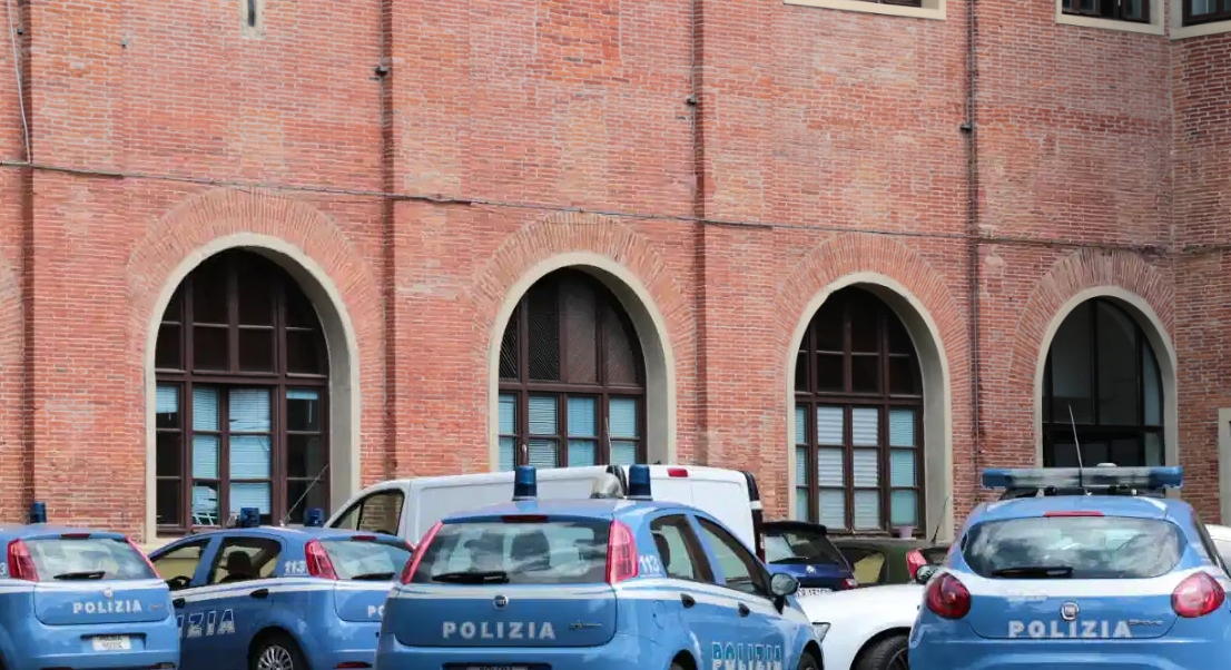 La Questura di Firenze riapre gli uffici al pubblico (foto Antonello Serino Met)