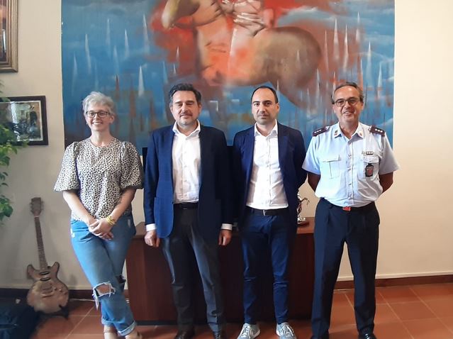 Nella foto da sinistra Valentina Vespi, Alessandro Michelozzi, il sindaco Simone Calamai e l’ispettore Stefano Melani