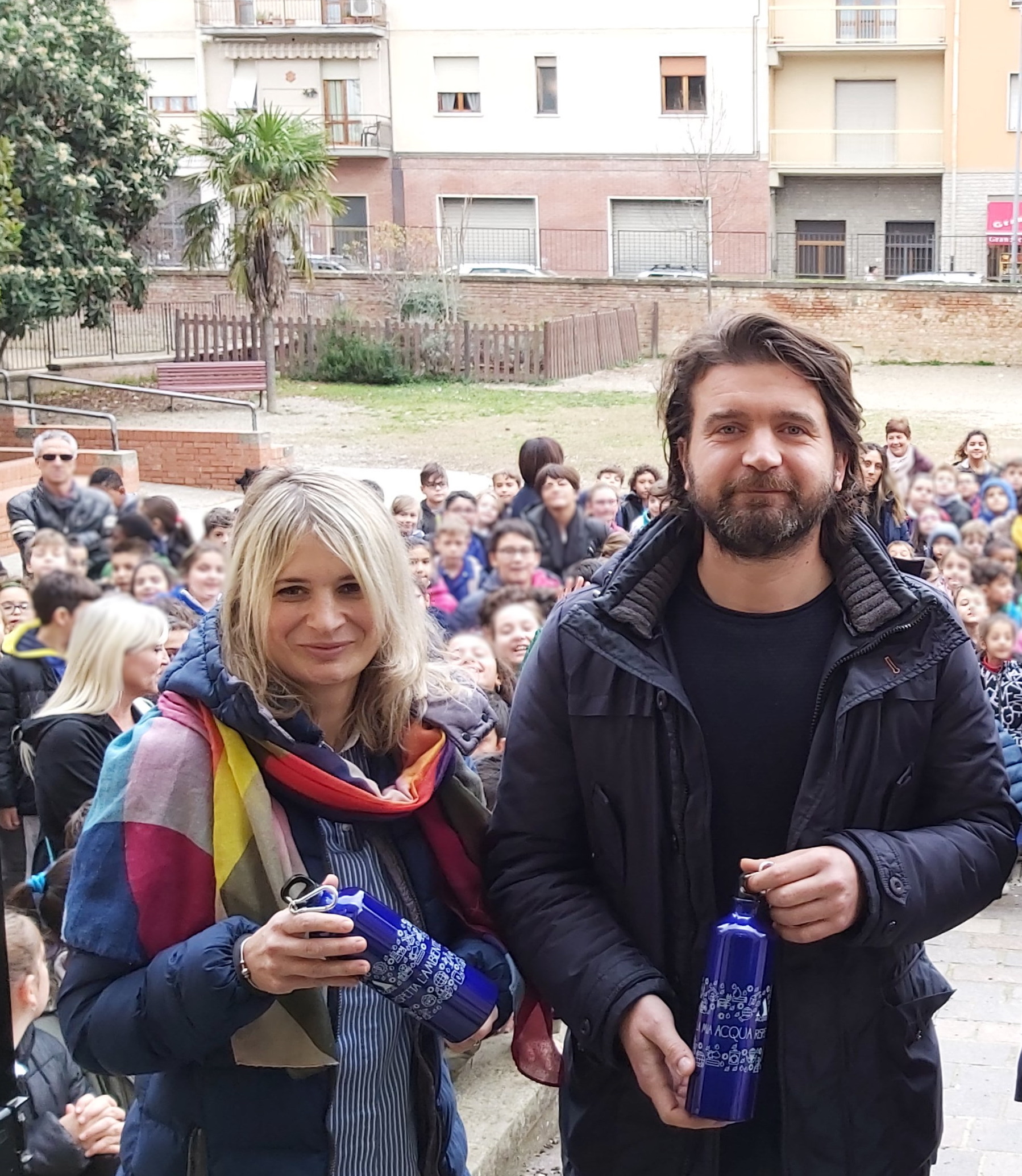 MET - Certaldo. “Acqua Buona”: consegnate le borracce ai nuovi alunni