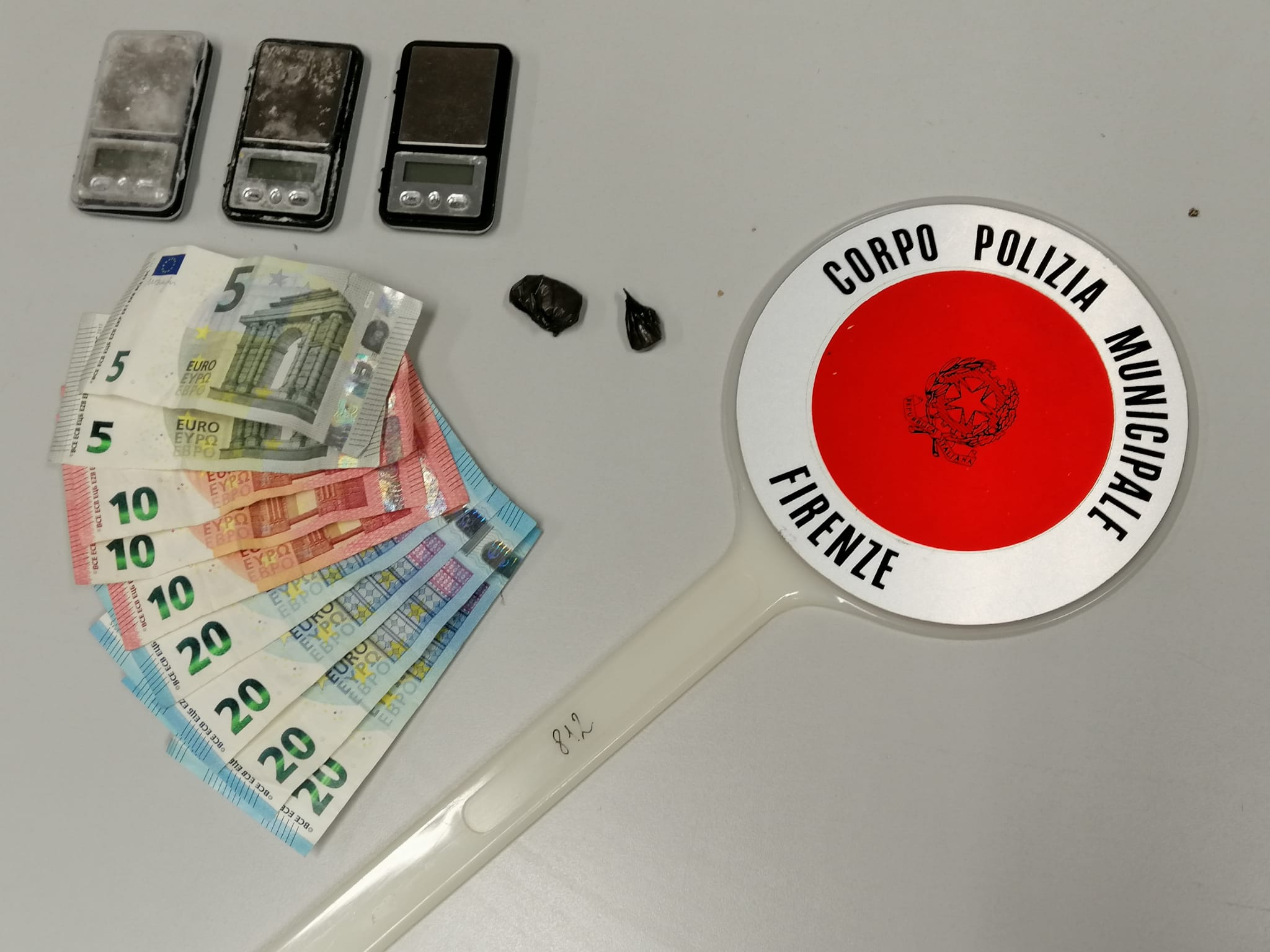 Spaccia cocaina direttamente in casa, scoperto e denunciato dalla Polizia Municipale (Fonte foto Comune di Firenze)