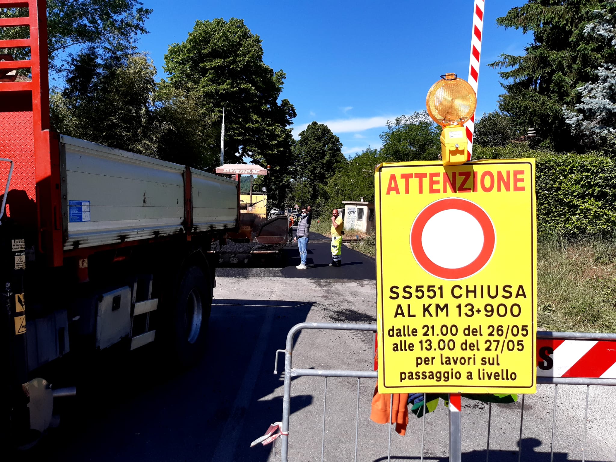 L'intervento sulla Sp 551 in corrispondenza del passaggio a livello