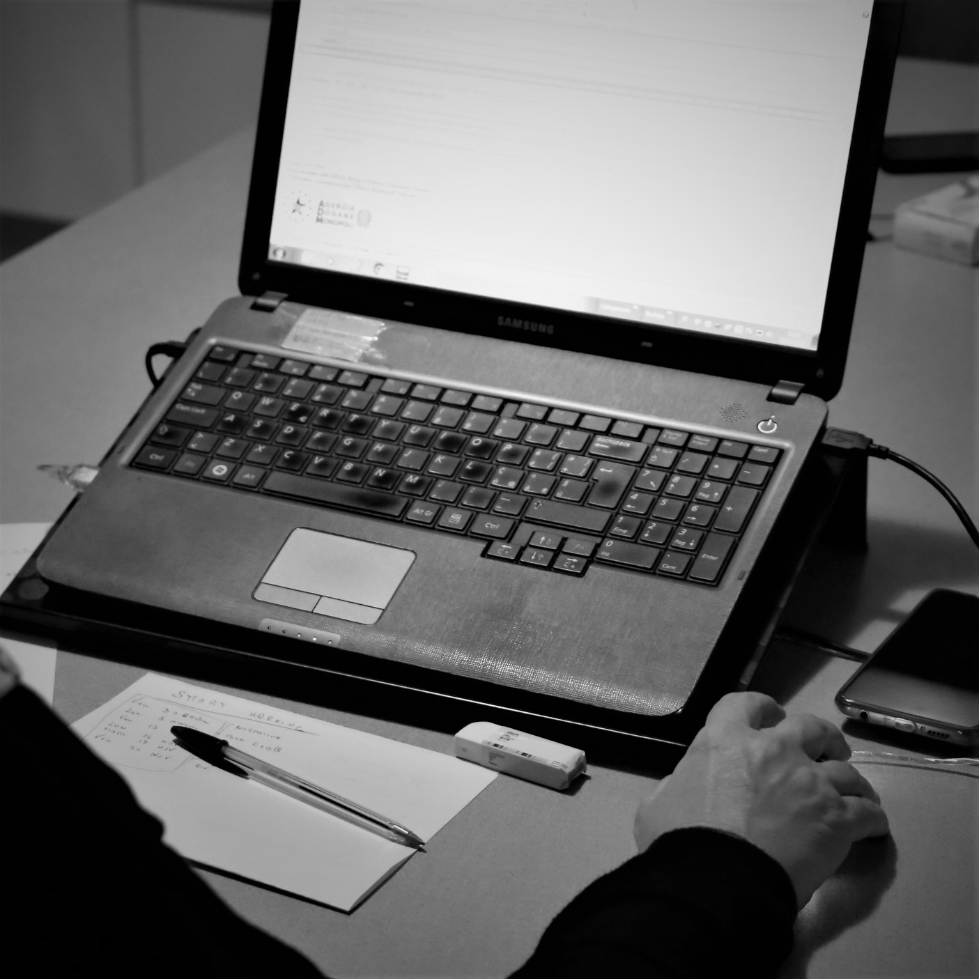 Computer (foto archivio Antonello Serino)