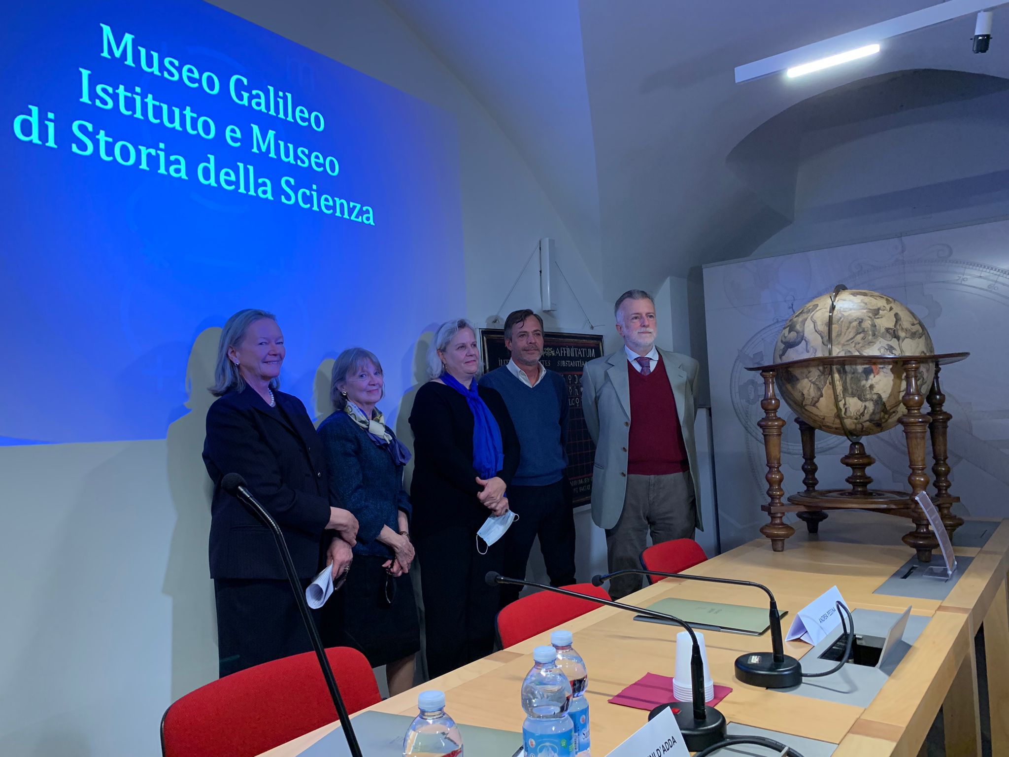 Un momento della presentazione del restauro del Globo Celeste (Fonte foto Museo Galiei)