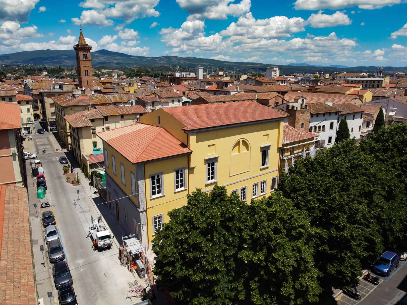 Biblioteca comunale 'Renato Fucini' Empoli vista drone