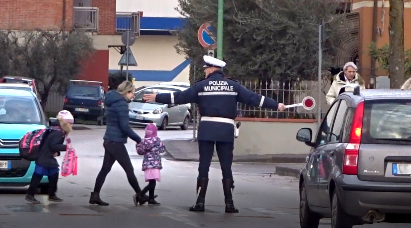 Vigili alle scuole (Fonte foto Comune di Quarrata)