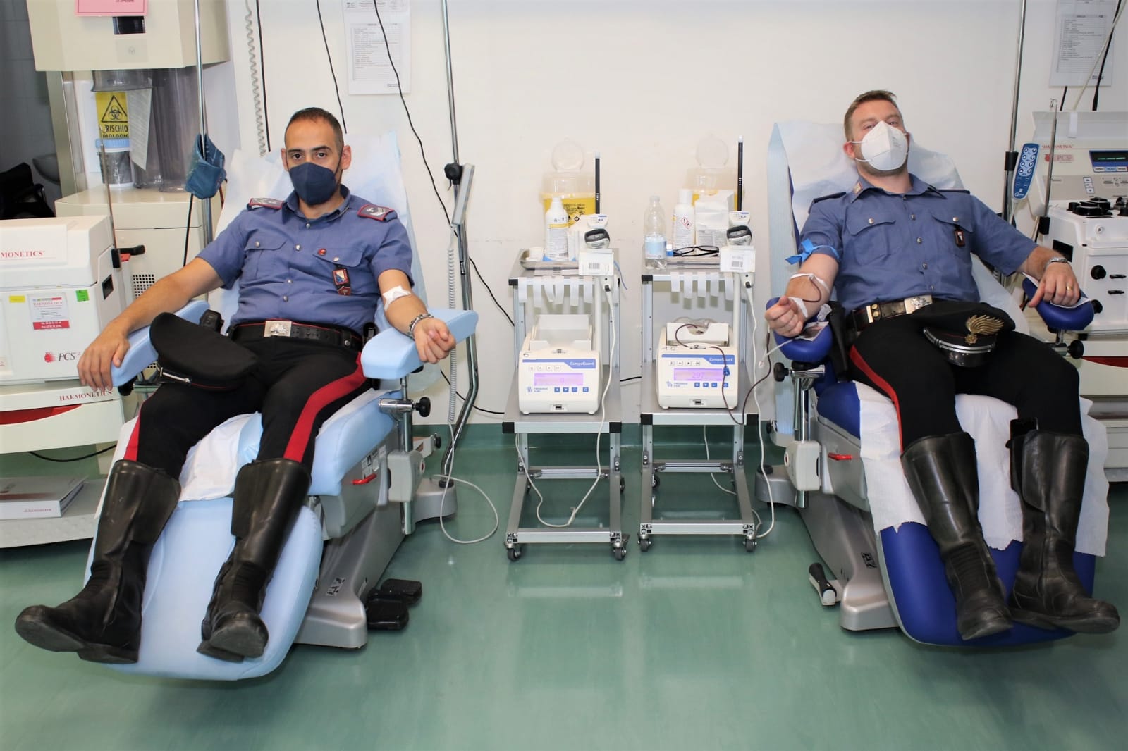 Il gruppo dei carabinieri che hanno donato sangue al Centro trasfusionale del Santo Stefano