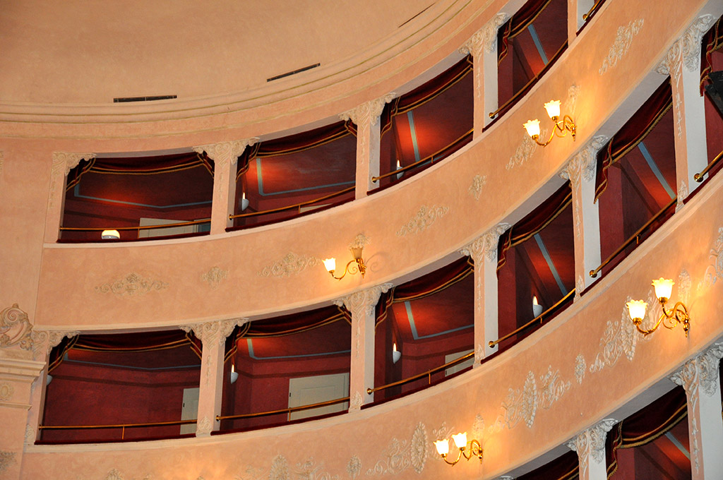 L'interno del teatro Garibaldi (fonte foto Comune di Figline e Incisa Valdarno)
