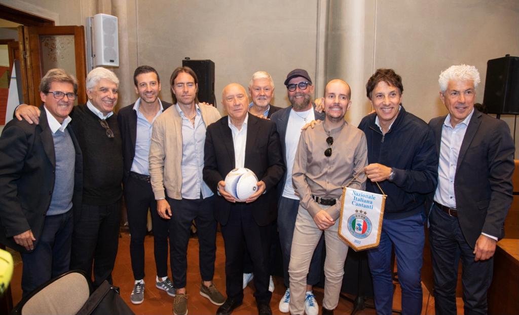 Gruppo Nazionale Italiana Cantanti, Campioni del Cuore Shalom con l'assessore allo sport, Fabrizio Biuzzi