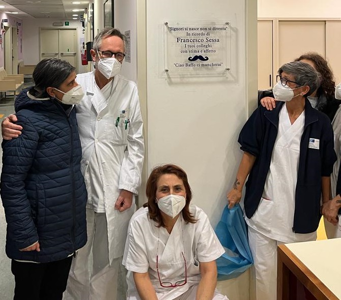 Intitolazione stanza all’infermiere Francesco Sessa (Fonte foto Ausl Toscana Centro)