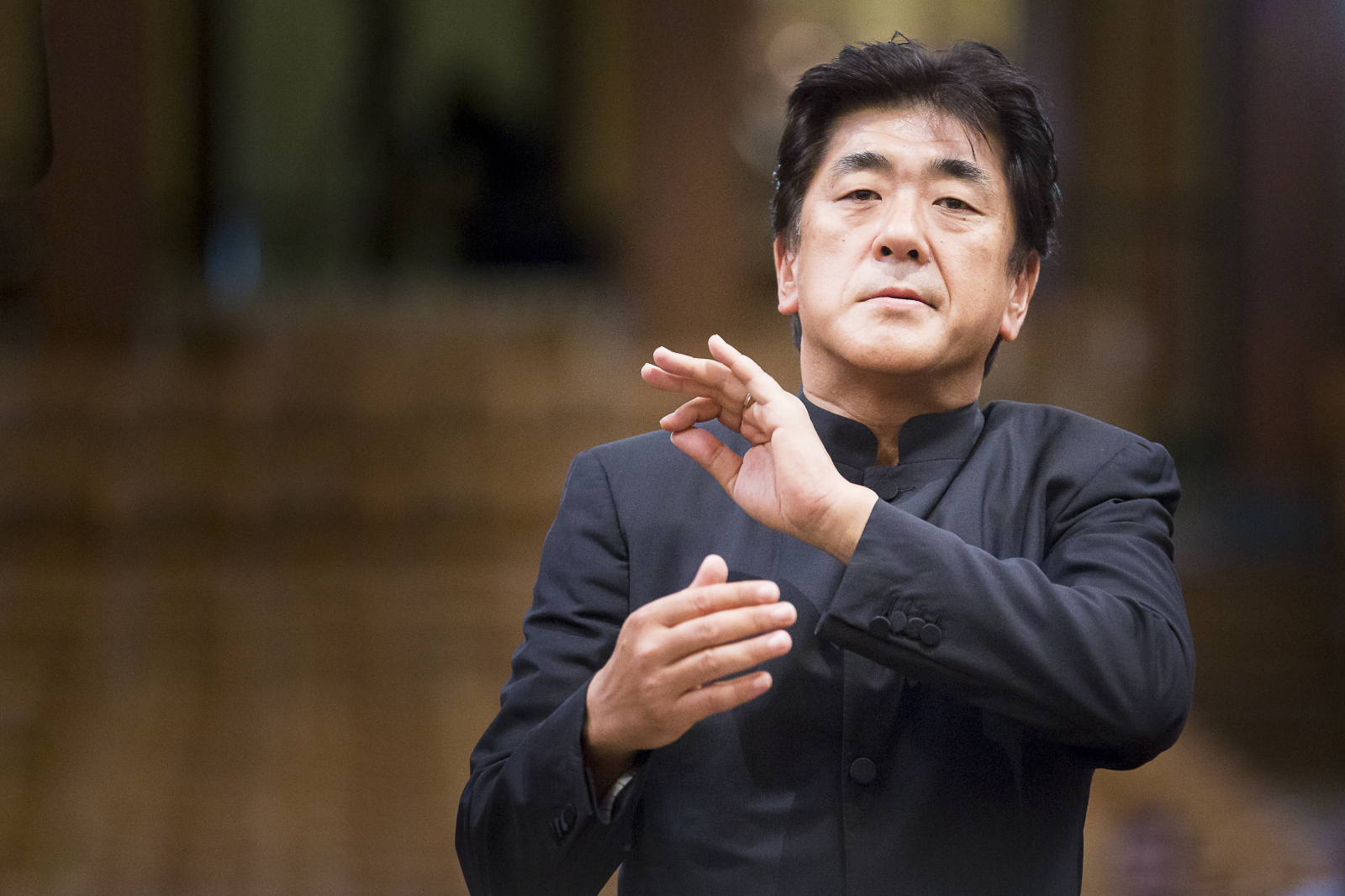 Yutaka Sado (Foto by Werner Kmetitsch - Fonte Orchestra della Toscana)