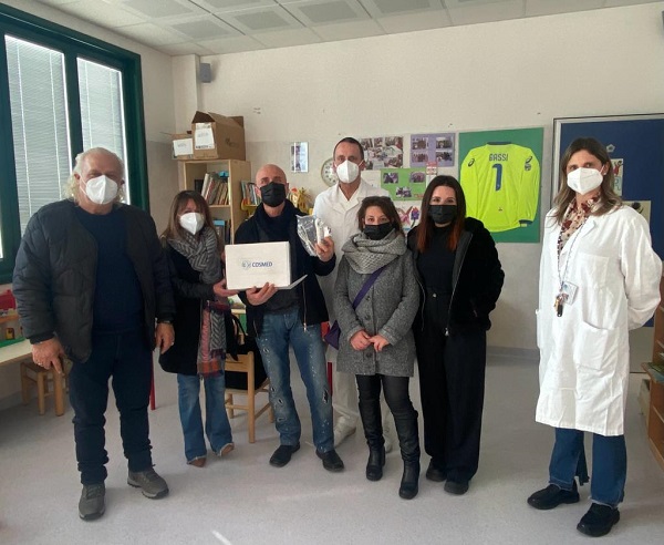 La donazione dello spirometria alla pediatria di Empoli (Fonte foto Ausl Toscana Centro)