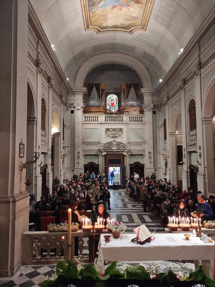 La messa in memoria di Vezio e dei senza fissa dimora