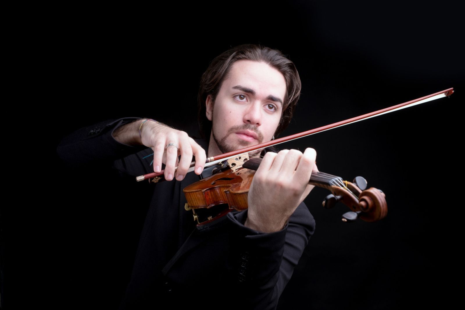 Giuseppe Gibboni al violino (fonte foto comunicato stampa)
