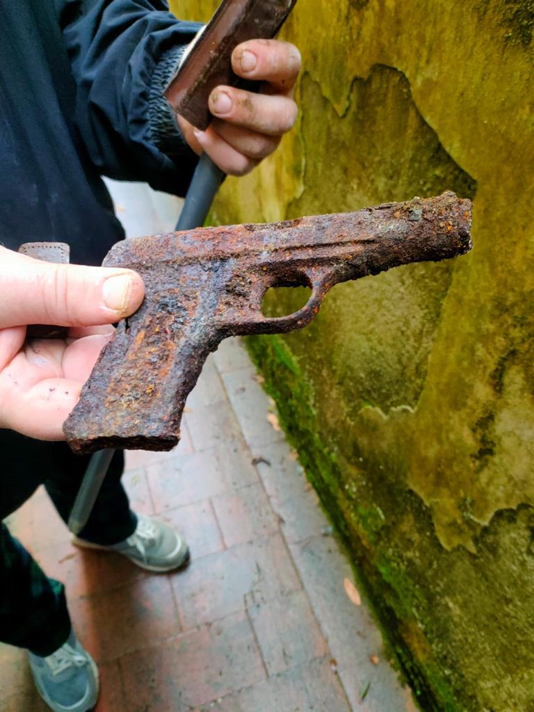 Pistola ritrovata ai giardini di Boboli