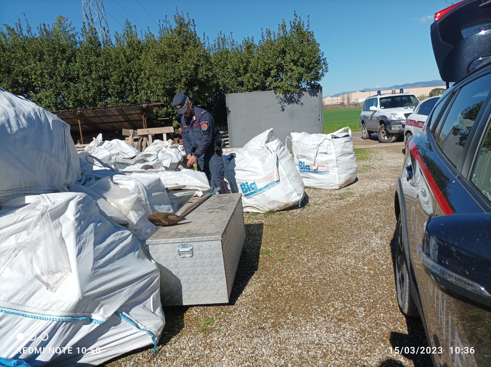 Abusi edilizi e gestione illecita di rifiuti speciali (Fonte foto Carabinieri Forestali)