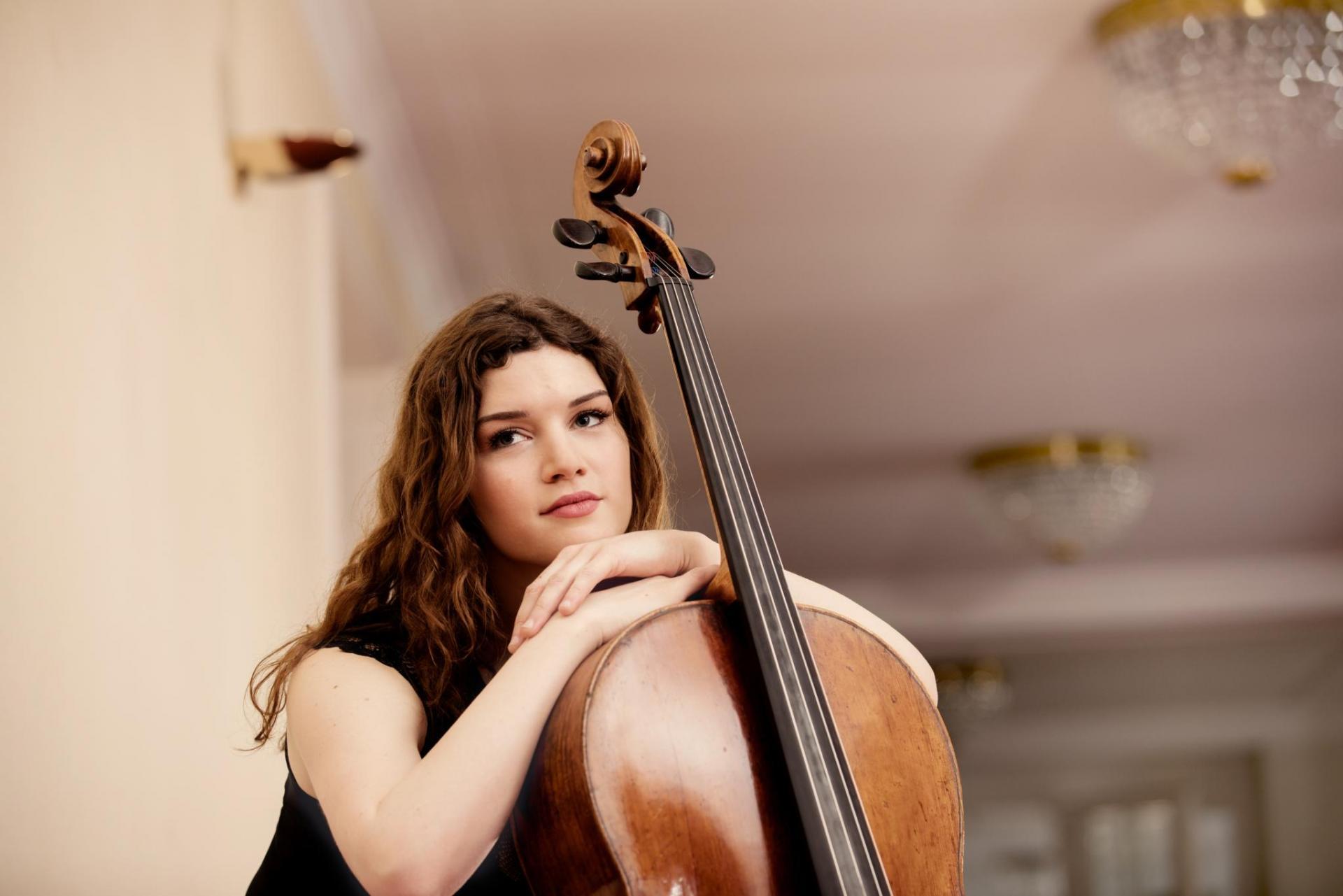 Violoncellista Julia Hagen (foto Julia Wesely)