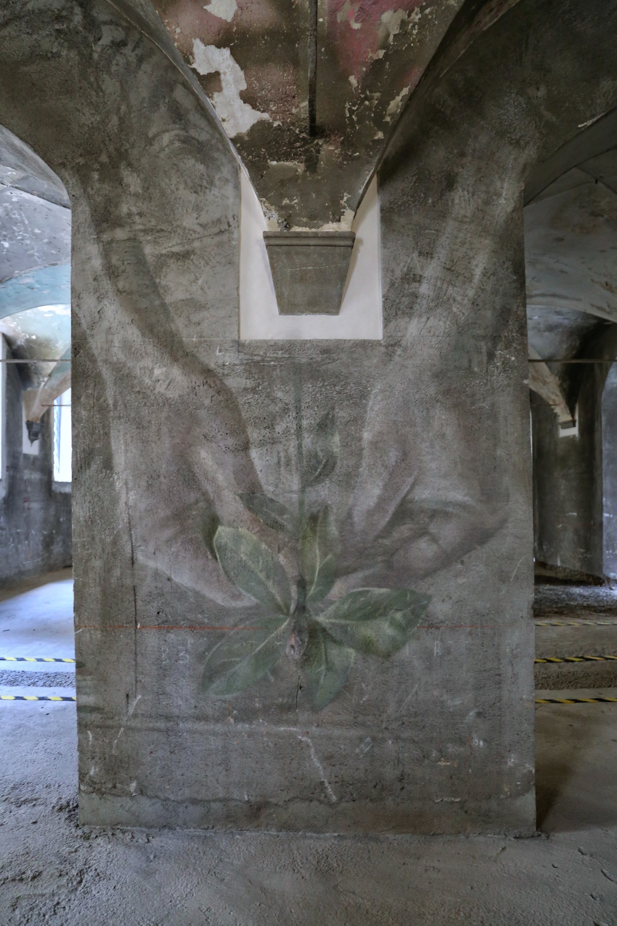 oltre le mura di Sant'Orsola opera di Alberto Ruce (Foto di Antonello Serino - Met Ufficio Stampa