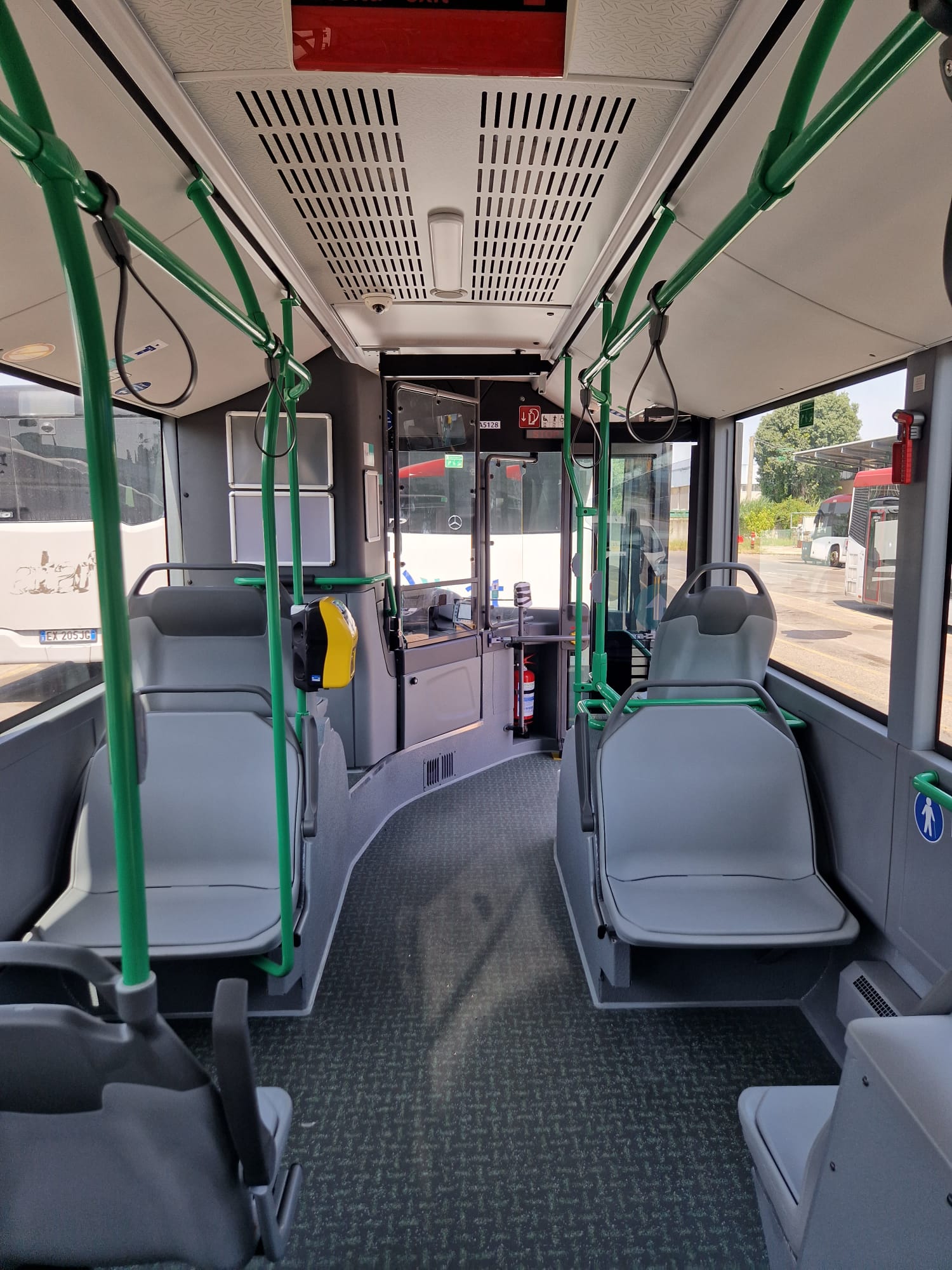 Mercedes Conecto 12 metri interno (Fonte foto Autolinee Toscane)