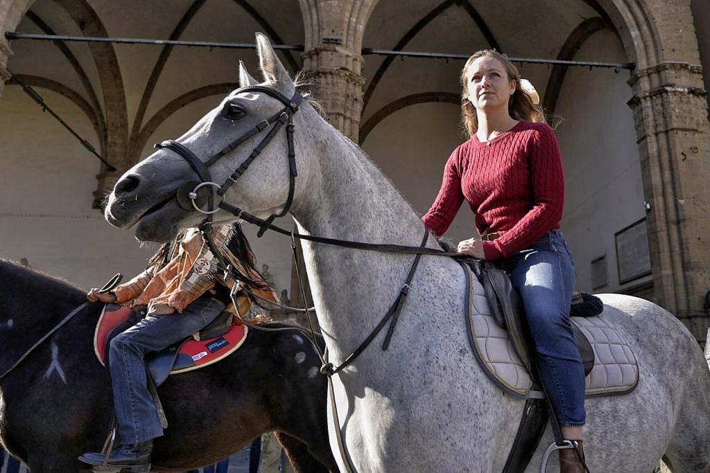 Letizia Perini alle celebrazioni con i Wolakota