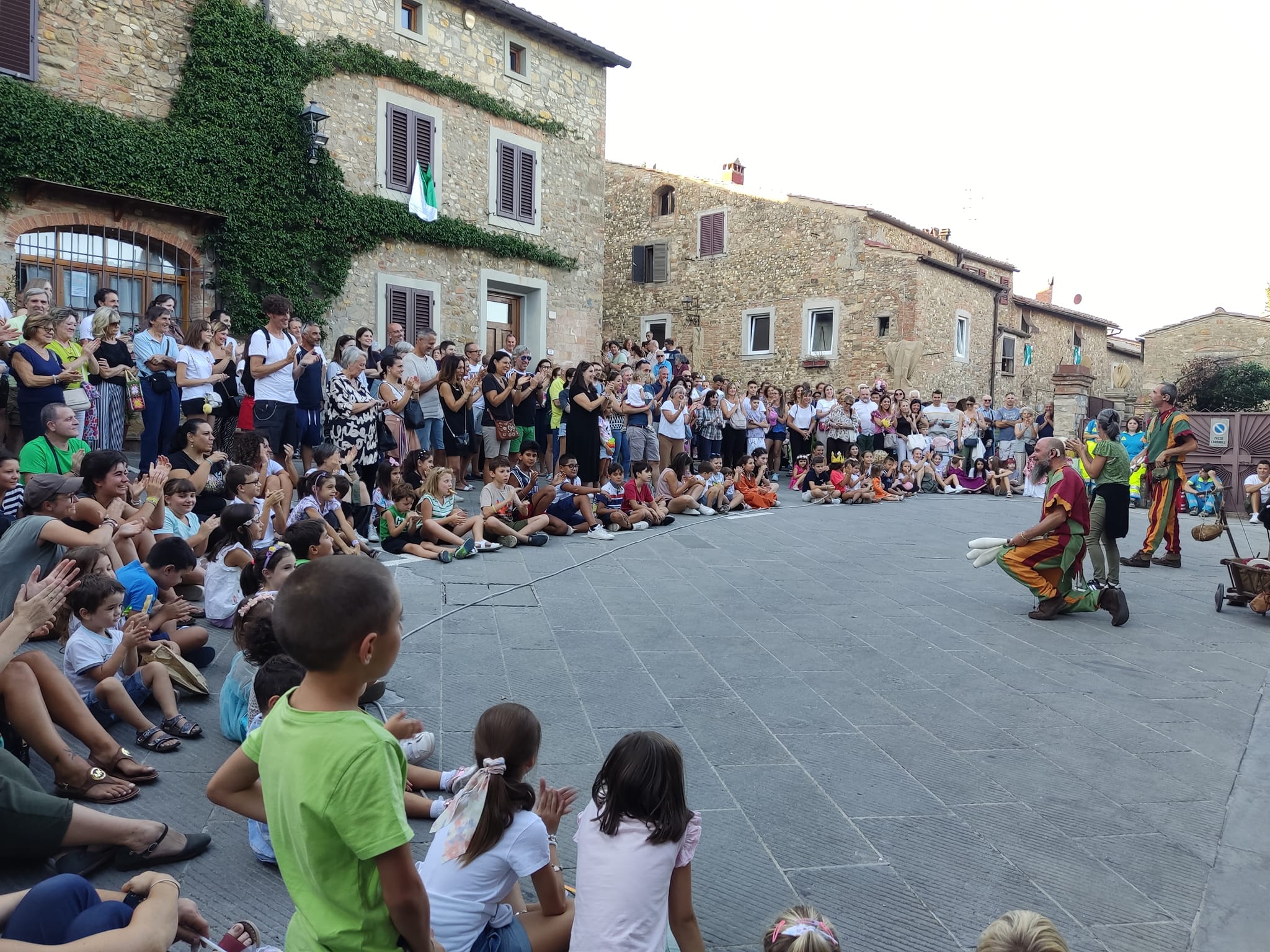In oltre 3mila hanno reso omaggio alla vita medievale di Barberino (Fonte foto Comune di Barberino e Tavarnelle)