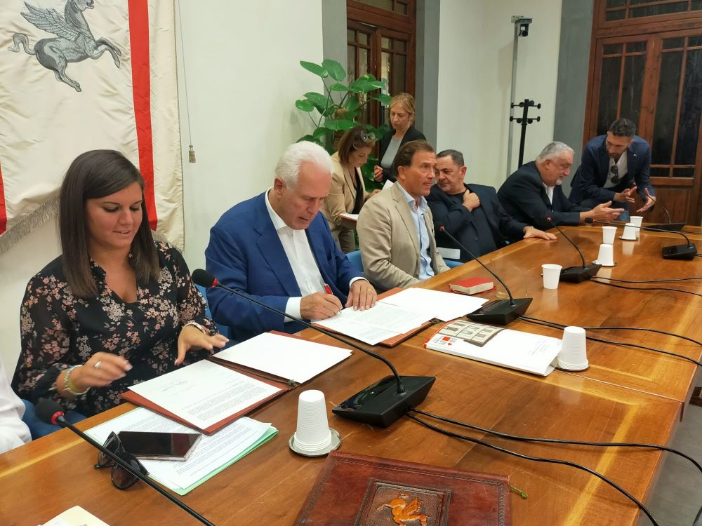Giani e Nardini - firma intesa su centri impiego settembre 2023 (Fonte foto Regione Toscana)