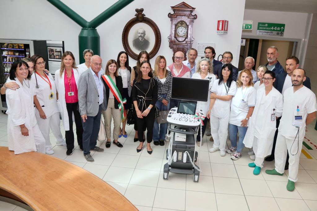 Donazione ecografo neurologia empoli (Foto da comunicato Ausl Toscana Centro)