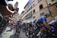 Passaggio del Tour de France in Piazza della Signoria (foto Antonello Serino - Met Ufficio Stampa)