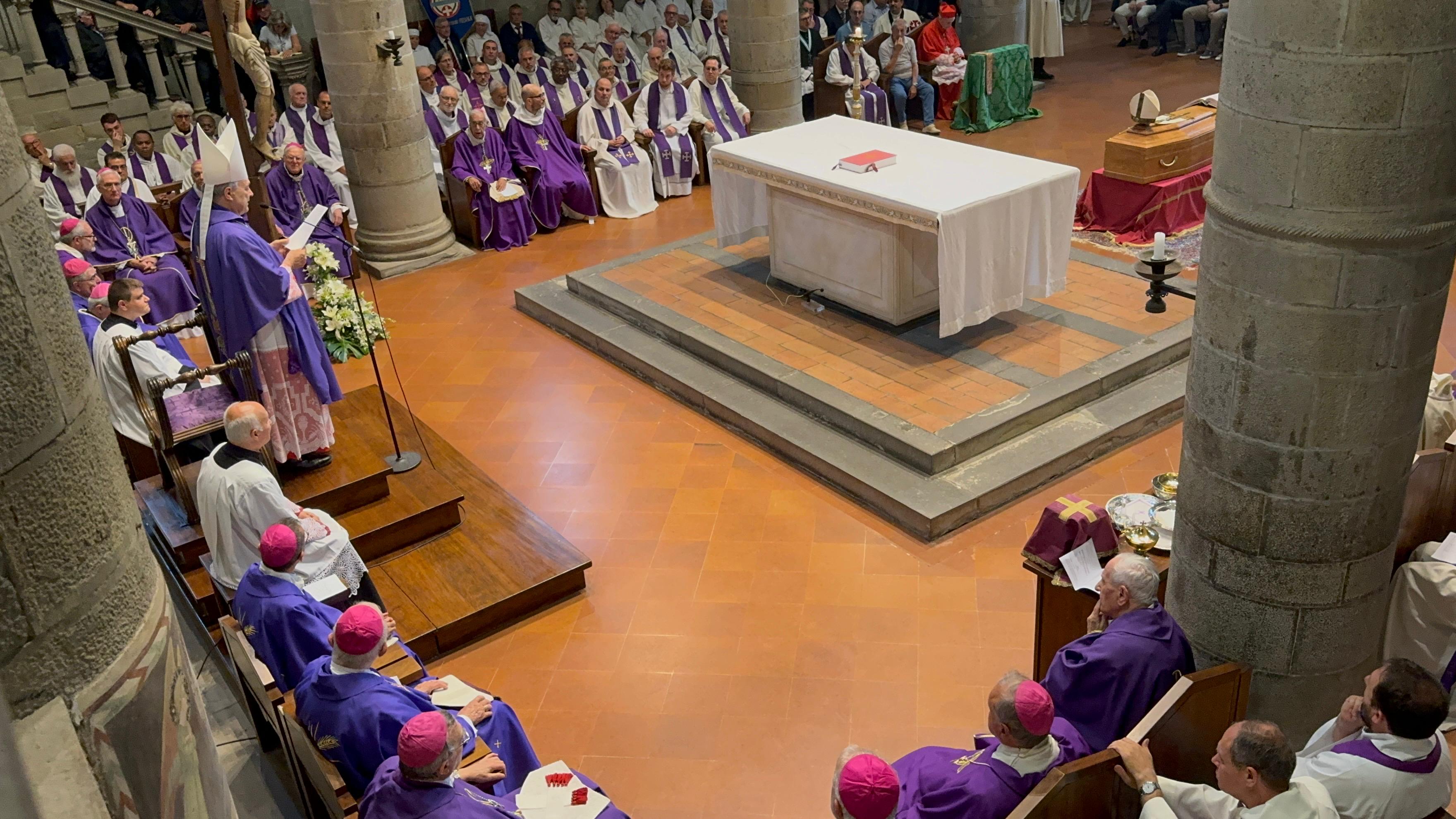Il funerale del vescovo Luciano Giovannetti