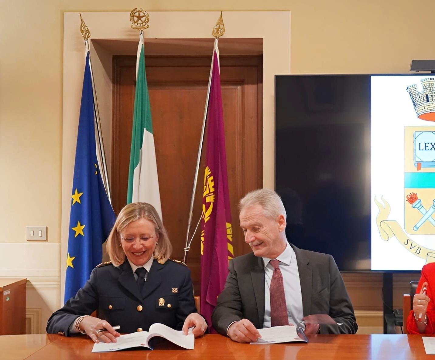 Lorena La Spina, Dirigente del Centro operativo della Polizia postale per la Toscana e il Questore Maurizio Ariemma