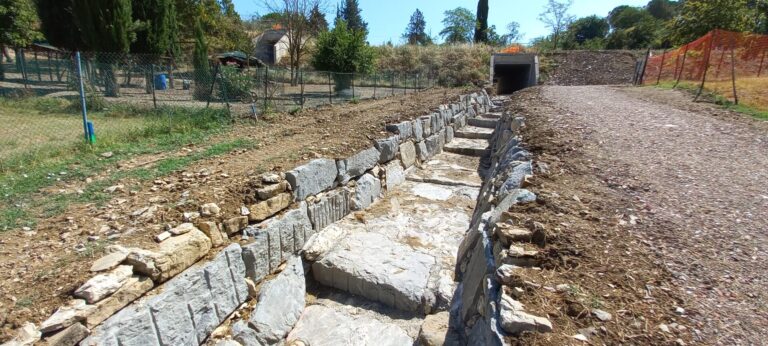 Grassina il rifacimento di un fosso minoreaffluente dell'Ema a monte del tombamento - dopo (Fonte foto Consorzio di Bonifica Medio Valdarno)