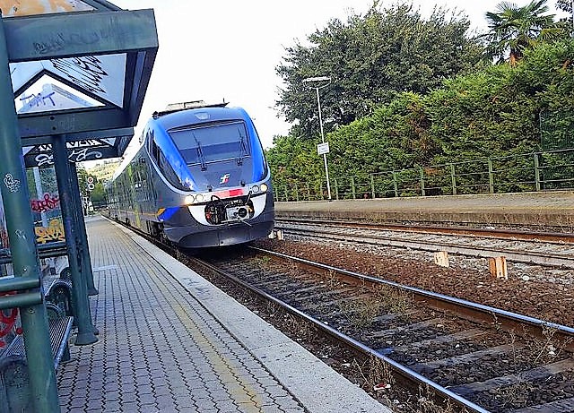 Line Faentina sospesa la circolazione (foto Antonello Serino - Met Ufficio Stampa)