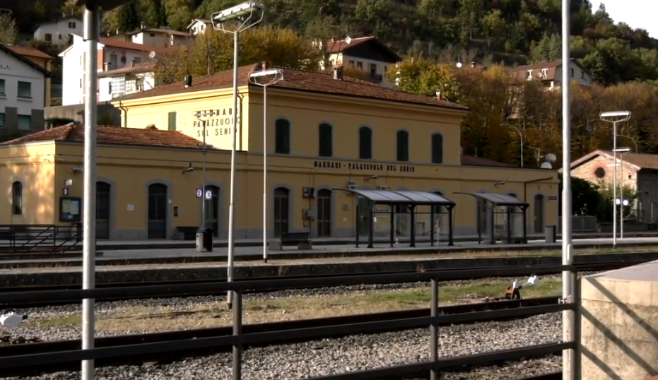 La stazione sulla Faentina di Marradi-Palazzuolo sul Senio (Frame da video Florence TV)