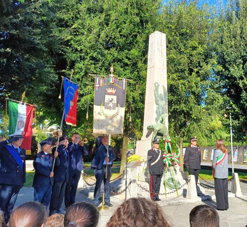 A Fucecchio i bambini delle scuole primarie hanno accompagnato le celebrazioni per la Giornata dell'Unità Nazionale e delle Forze Armate (Fonte foto Comune di Fucecchio)