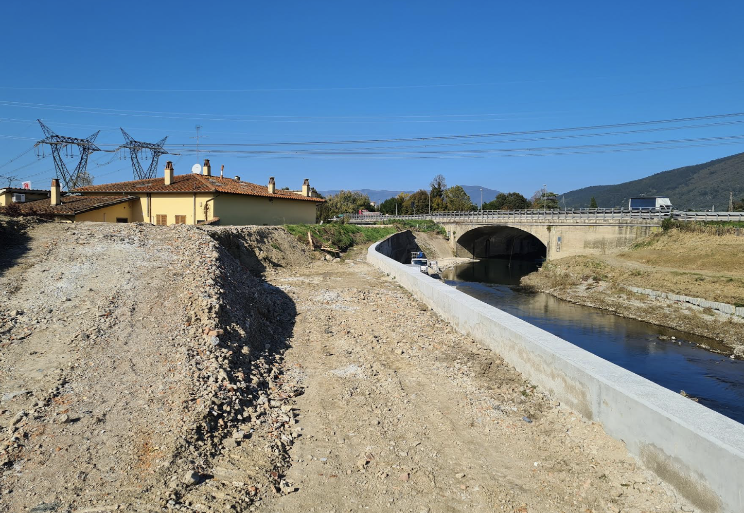 Muro a fiume vista verso monte (Fonte foto CBMV)