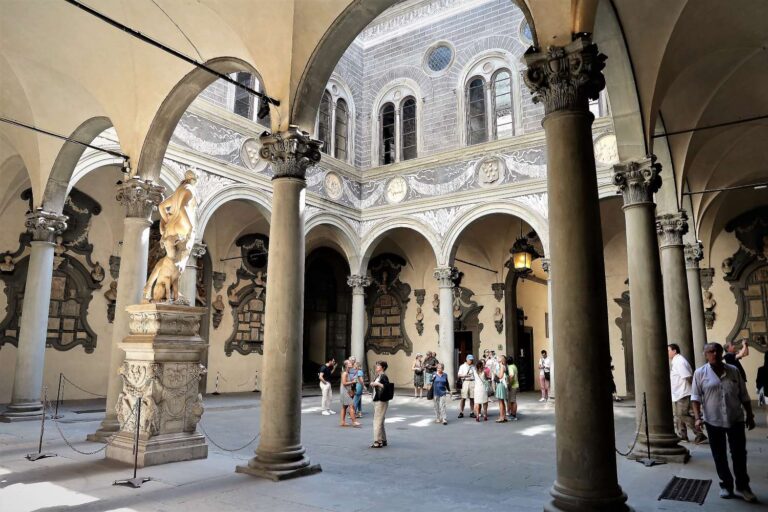 Domenica metropolitana  Cortile Palazzo Medici (foto archivio Antonello Serino  Met Ufficio Stampa)