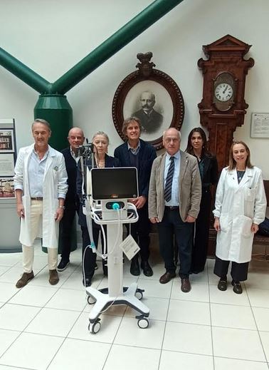 Da sx Dr Roberto Tarquini, Giuseppe Bancone donatore, Antonella Capaccioli donatrice, Dr Enrico Benvenuti, Dr Giancarlo Landini, Barbara Antonini donatrice, dr.ssa  Francesca Bellini (Fonte Ausl Toscana Centro)