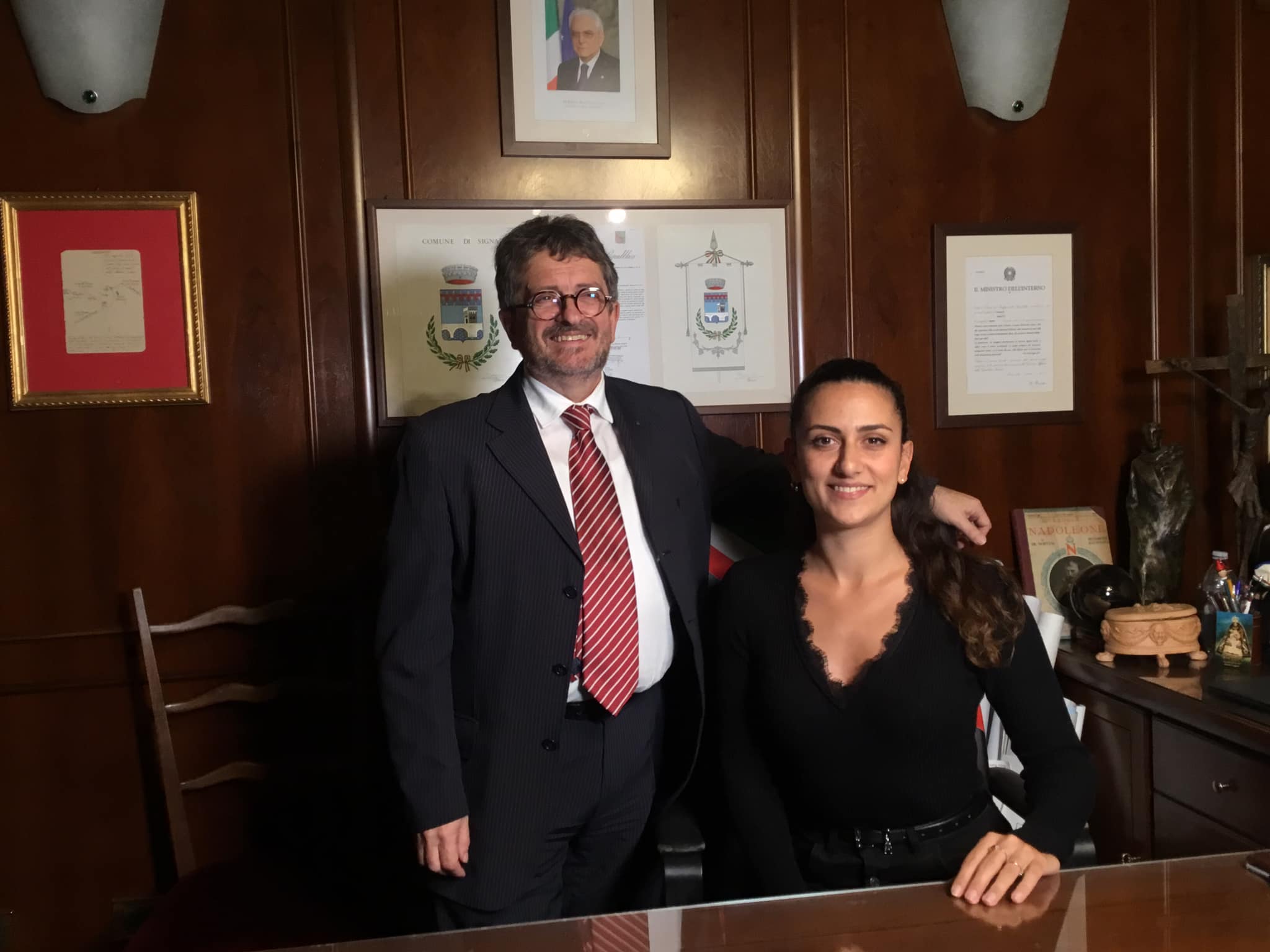 Il Sindaco Giampiero Fossi con Assesssora Eleonora Chiavetta (Fonte foto Comune di Signa)